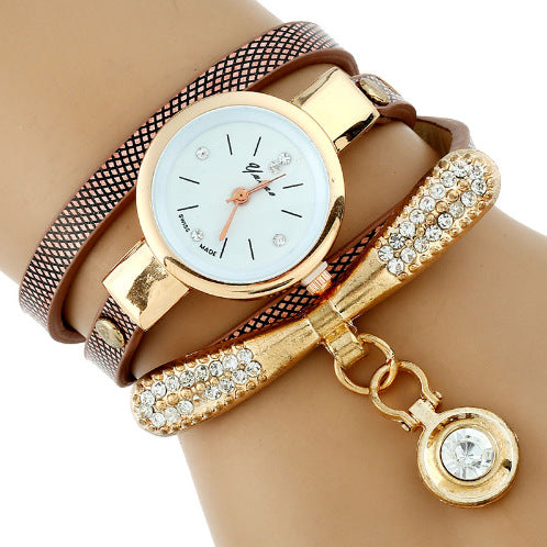 Montre femme élégante avec bracelets – Style chic et tendance