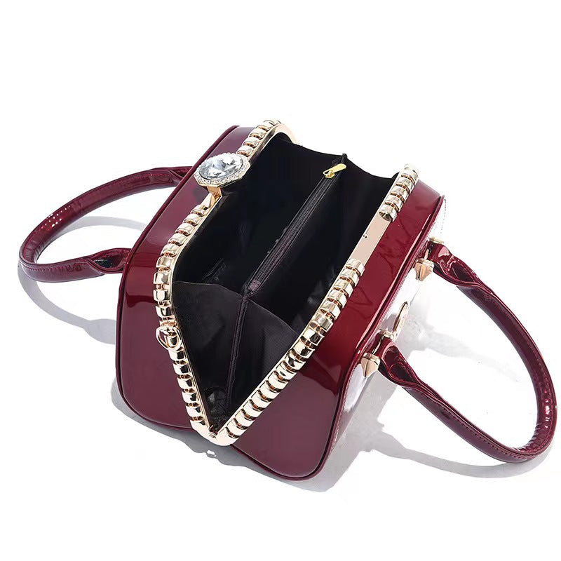 Elegant Women's Bag – Luxury & Refined Style