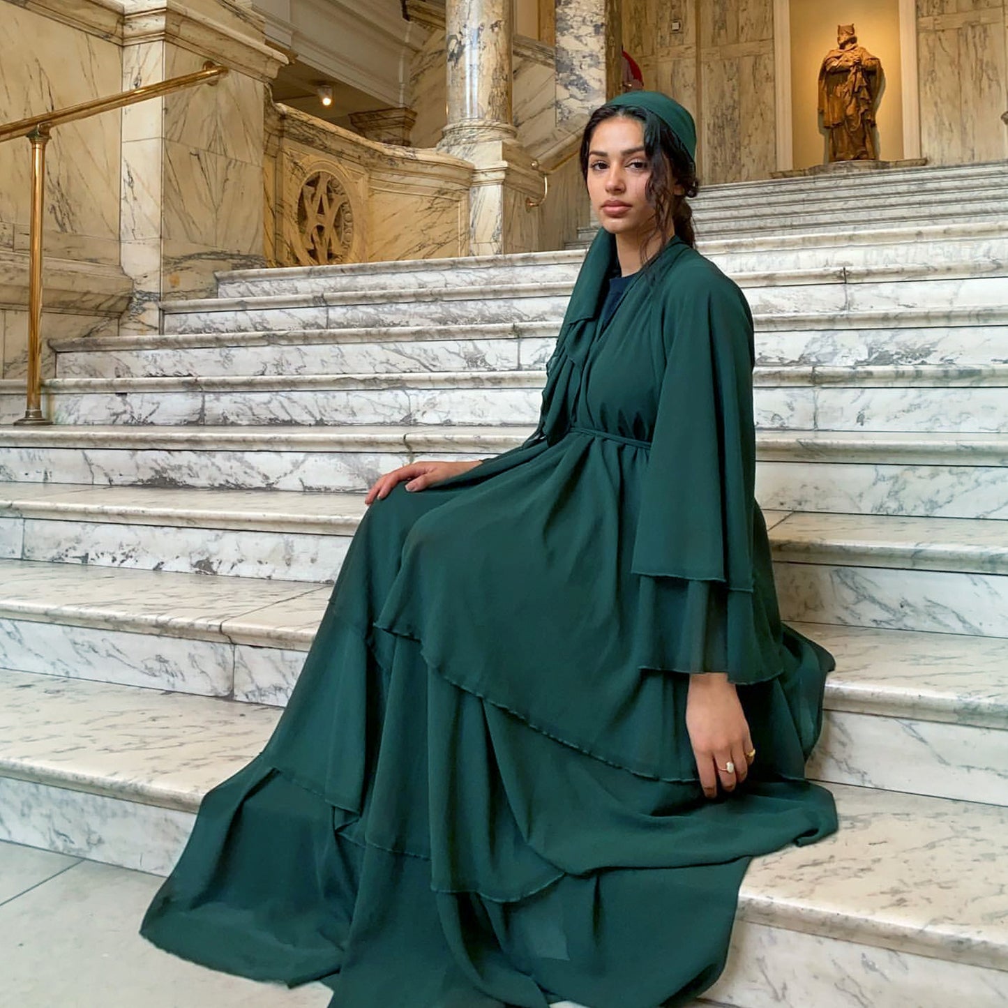 Elegant Abaya with Hijab - Refined and Modern Muslim Dress