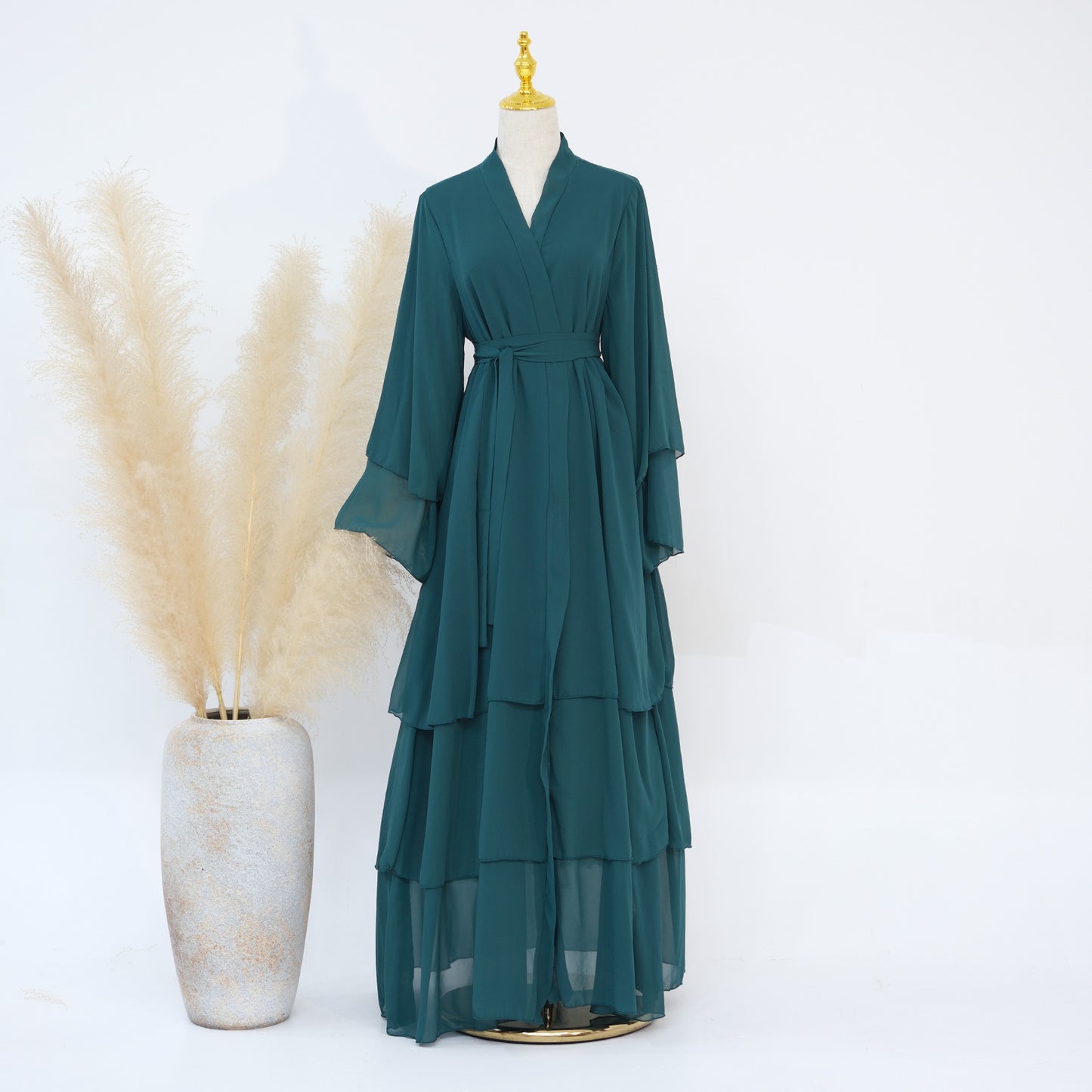 Elegant Abaya with Hijab - Refined and Modern Muslim Dress