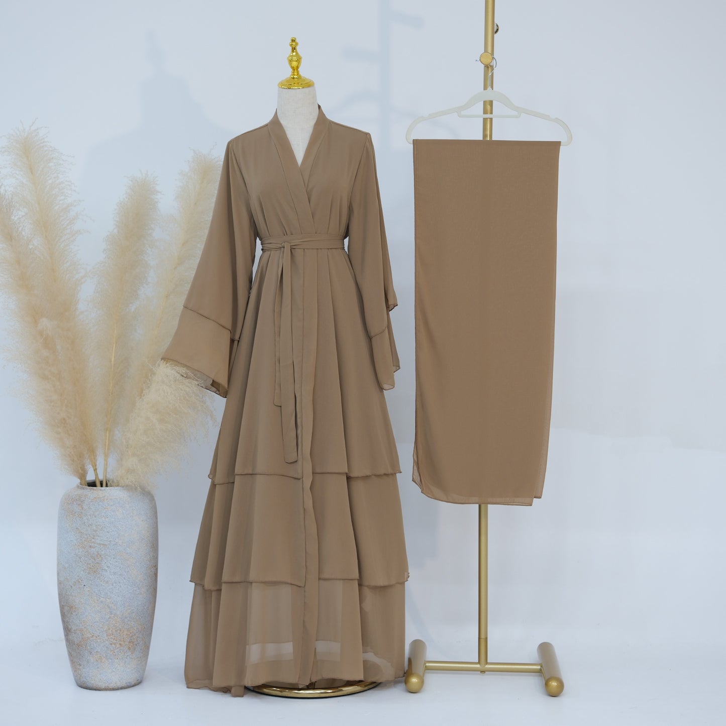 Elegant Abaya with Hijab - Refined and Modern Muslim Dress