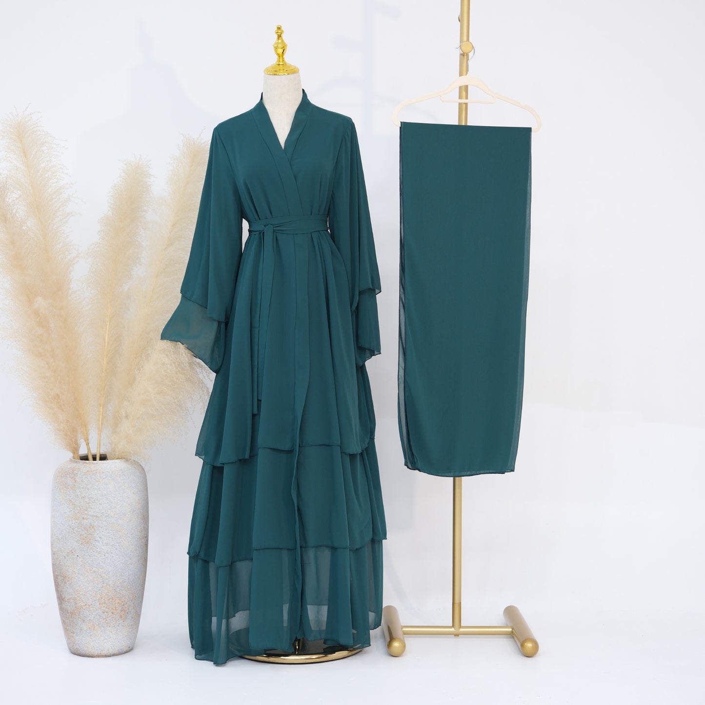 Elegant Abaya with Hijab - Refined and Modern Muslim Dress
