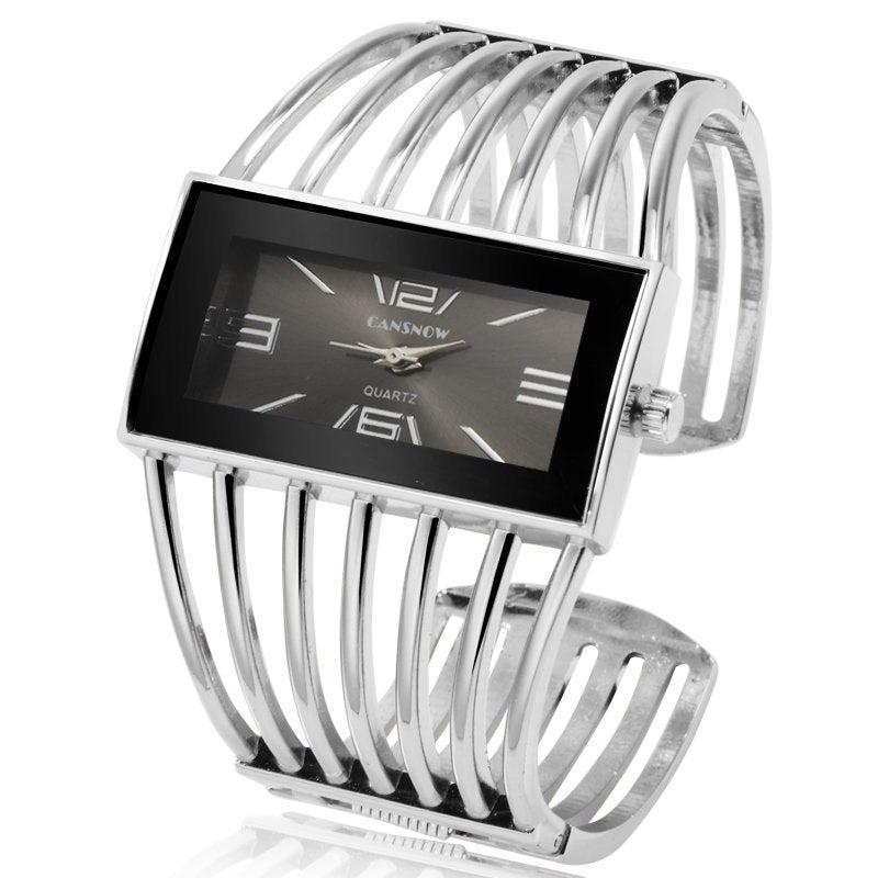 Women's luxury gold-tone bracelet watch – Elegant and modern style