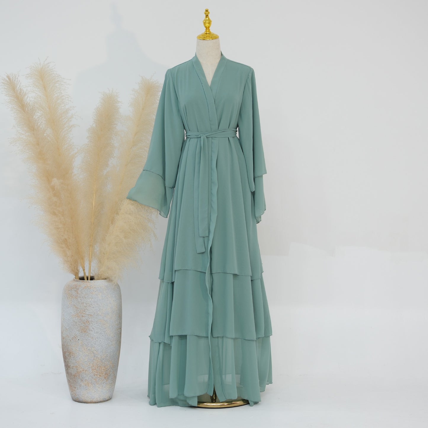 Elegant Abaya with Hijab - Refined and Modern Muslim Dress