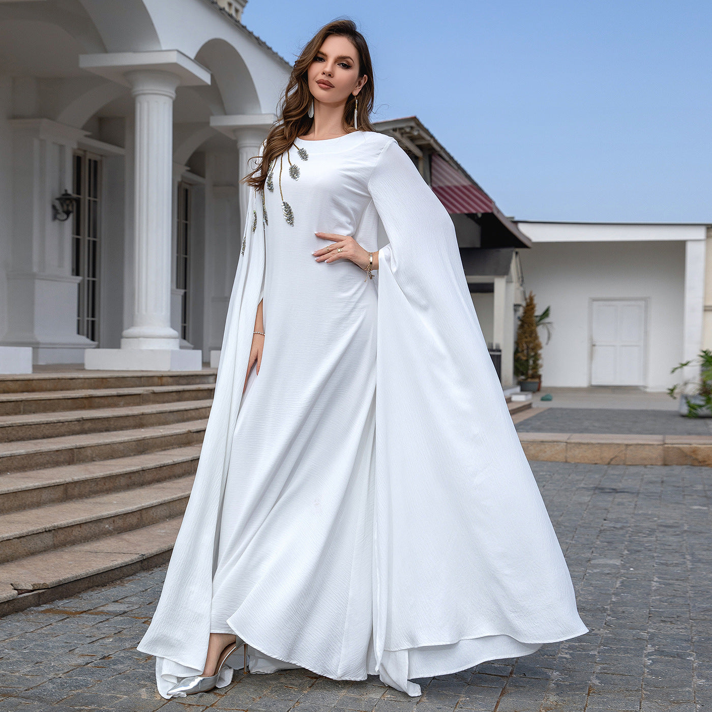 Elegant Embroidered White Abaya – Refined Muslim Evening Gown
