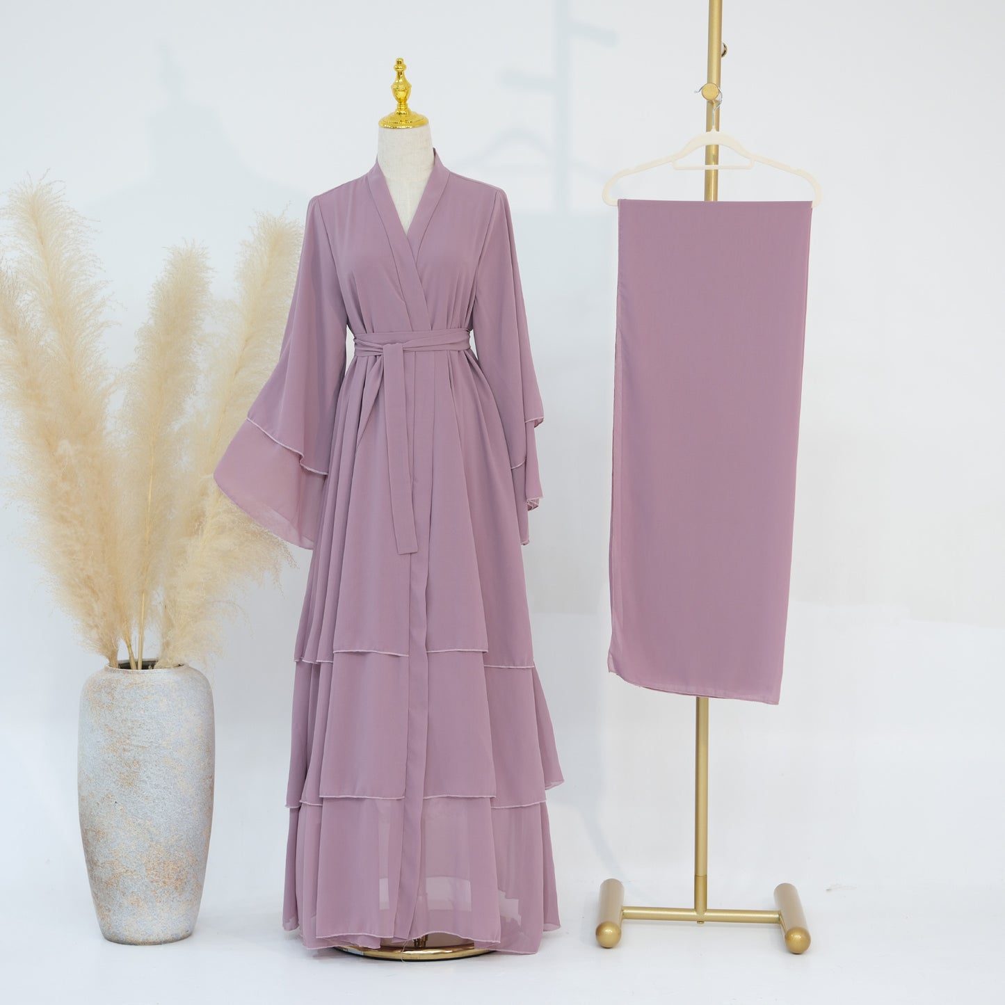 Elegant Abaya with Hijab - Refined and Modern Muslim Dress