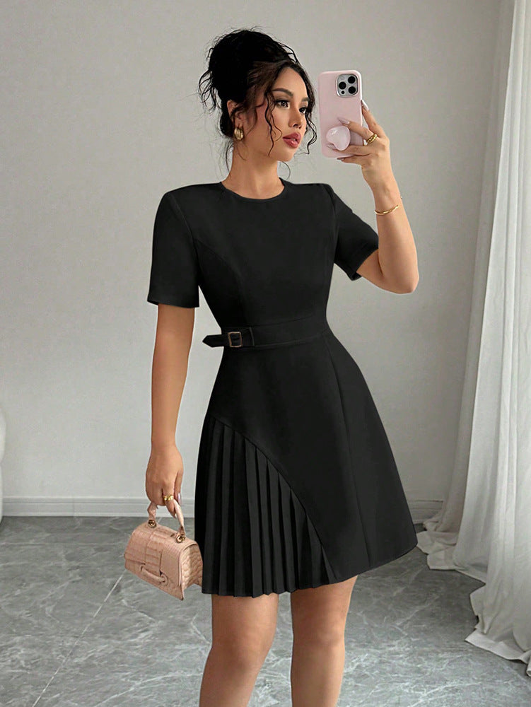 Elegant Fitted Dress – Modern & Refined Style