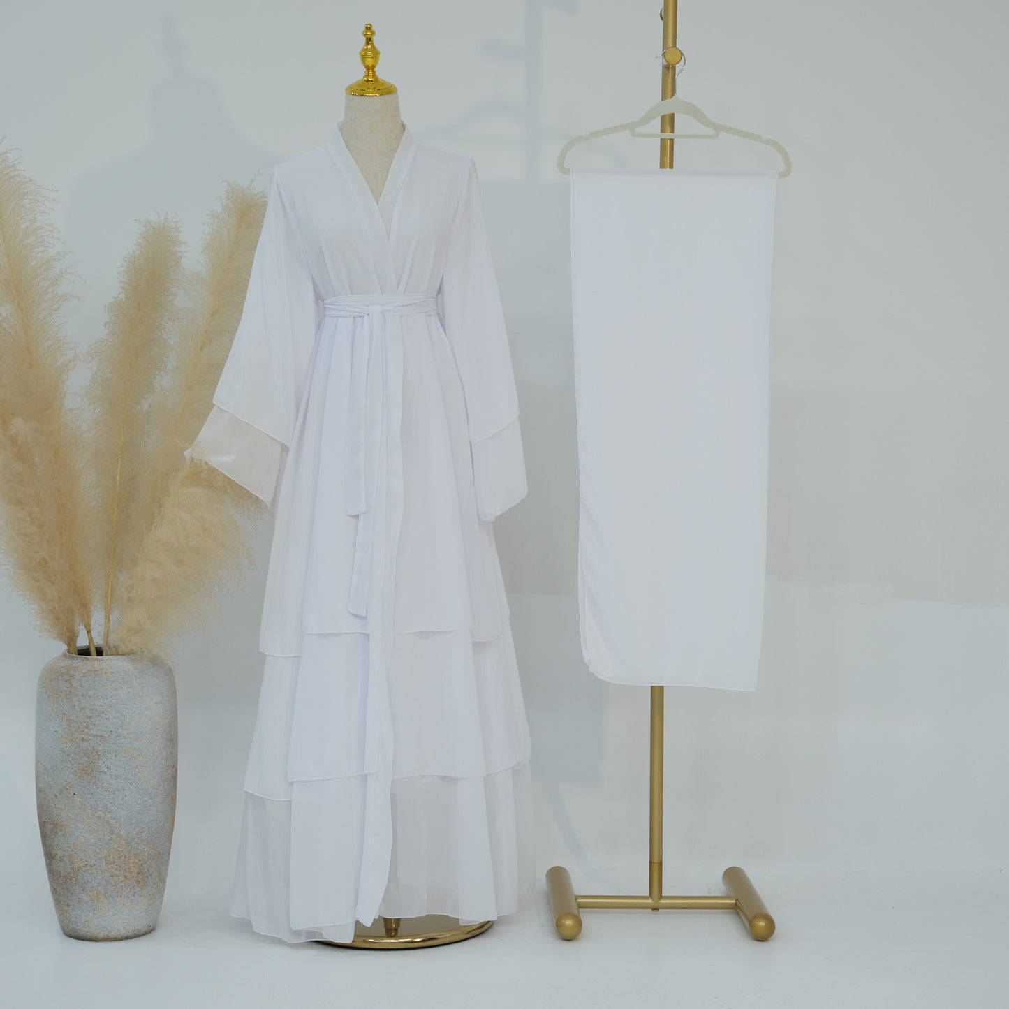 Elegant Abaya with Hijab - Refined and Modern Muslim Dress