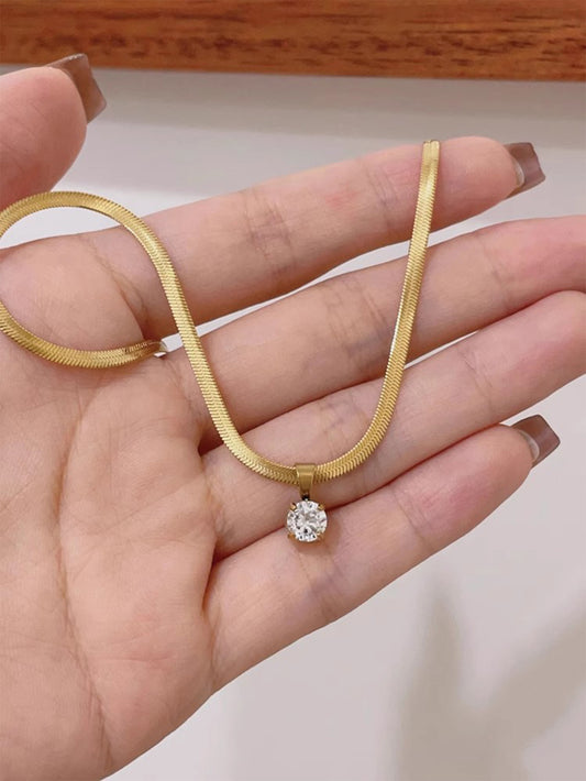 Collier Clavicule Doré Brillant – Élégance Minimaliste