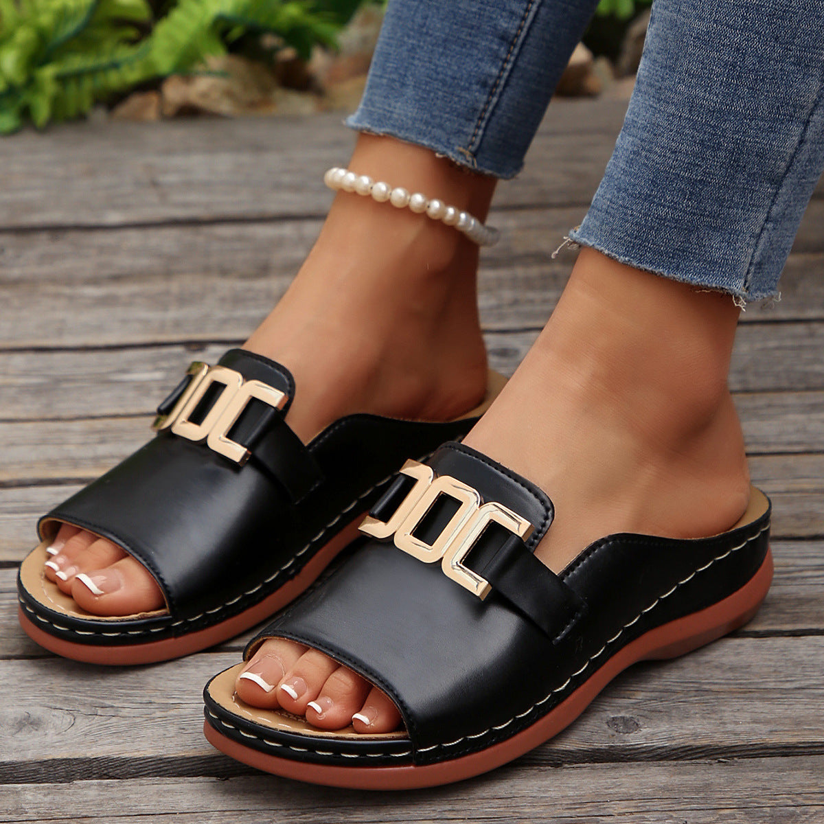 Elegant Chain Sandals – Modern Women's Shoes