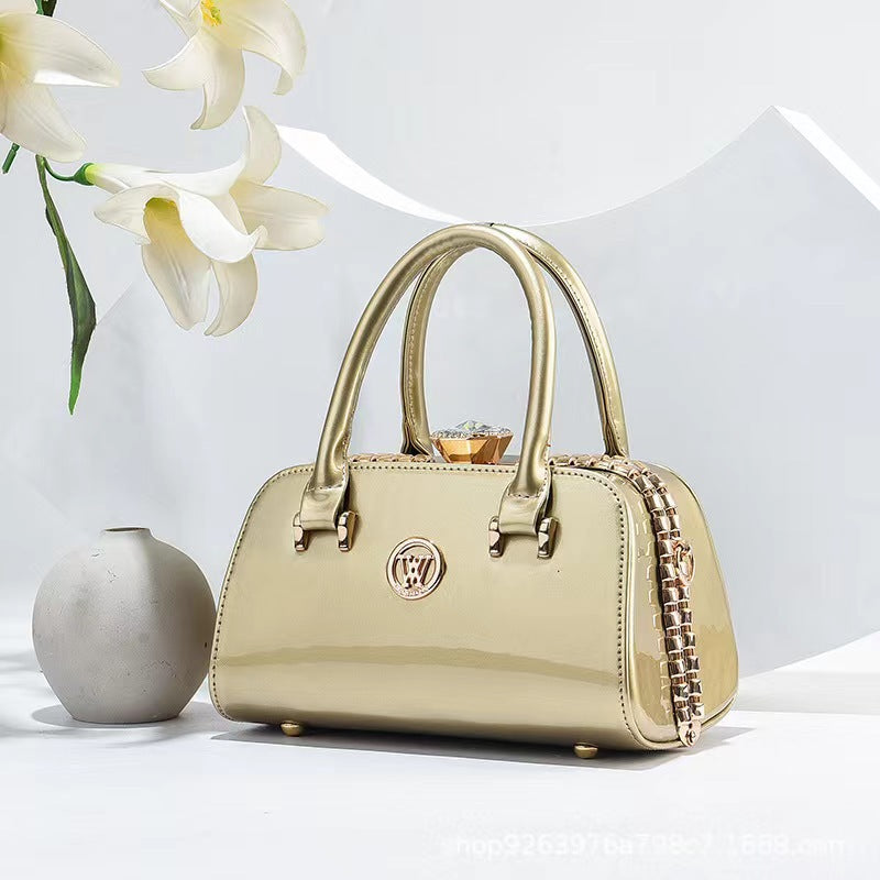 Elegant Women's Bag – Luxury & Refined Style